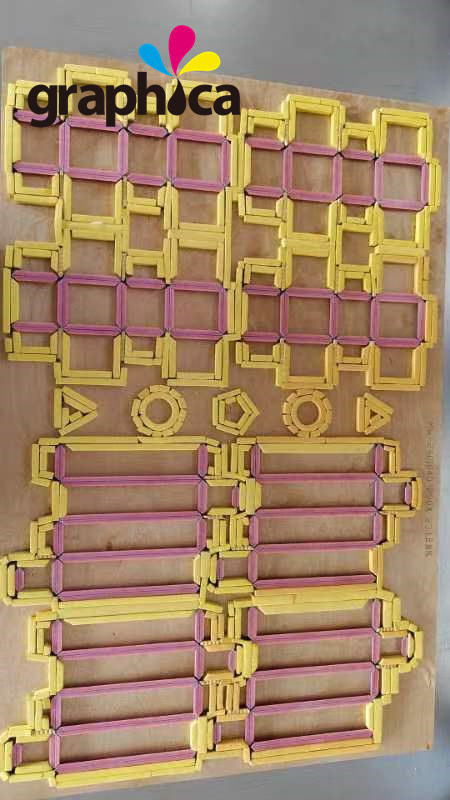 Macchina di taglio a striscia per la fabbricazione di scatole di carta ondulata