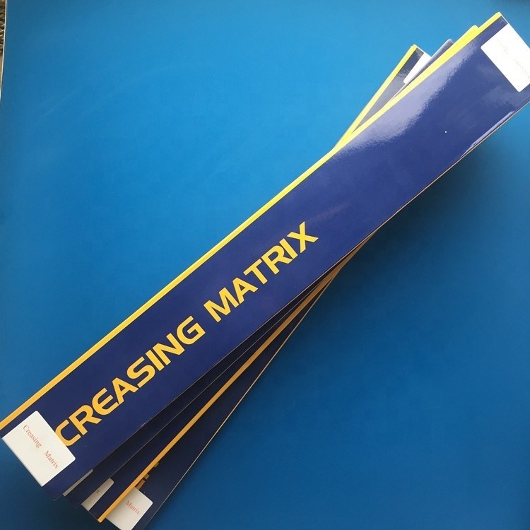 Taglio a strisce di matrice per la fabbricazione di cartoni e scatole di carta ondulata