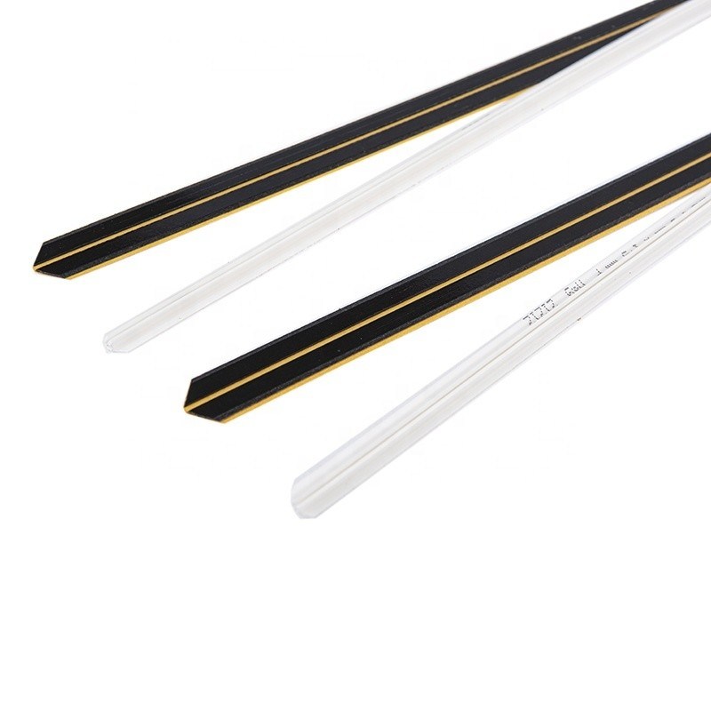 Matrice a base nera inversa e perfetta per la fabbricazione di scatole di cartone ondulato